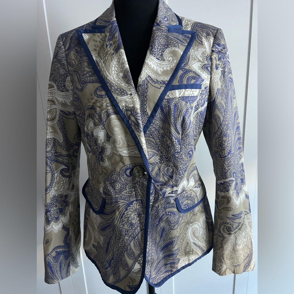 Ladies Etro Jacket blazer. Sz 46 cotton blend purple paisley